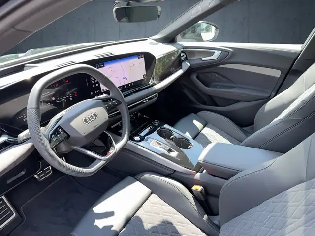 Audi S5 view 9
