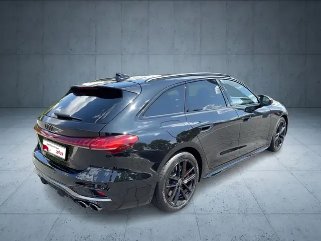 Audi S5 view 5