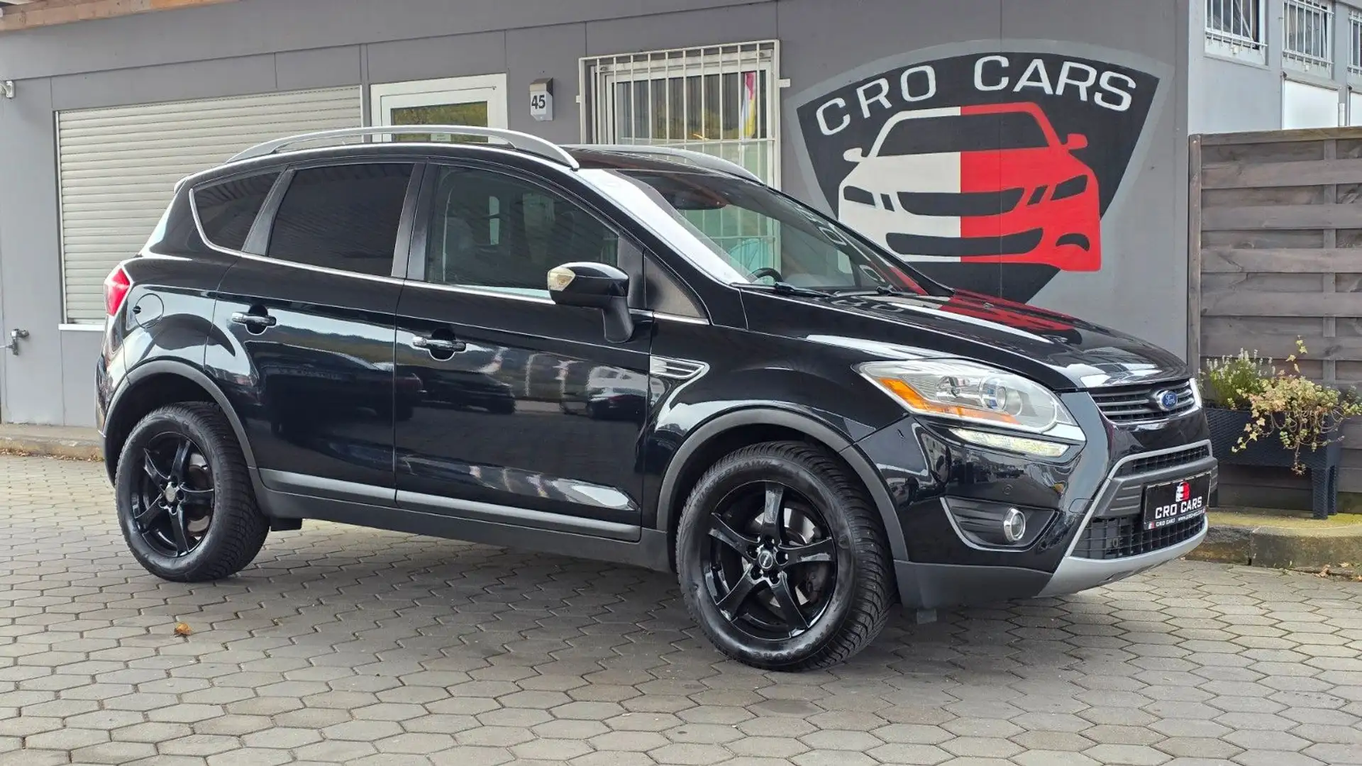 Ford Kuga Titanium*PANDACH*TEMPO*SHZ Noir - 1