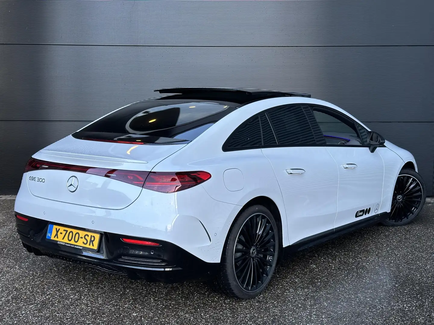 Mercedes-Benz EQE 300 AMG Line | Premium | Nightpakket | Panoramadak | A Blanco - 2