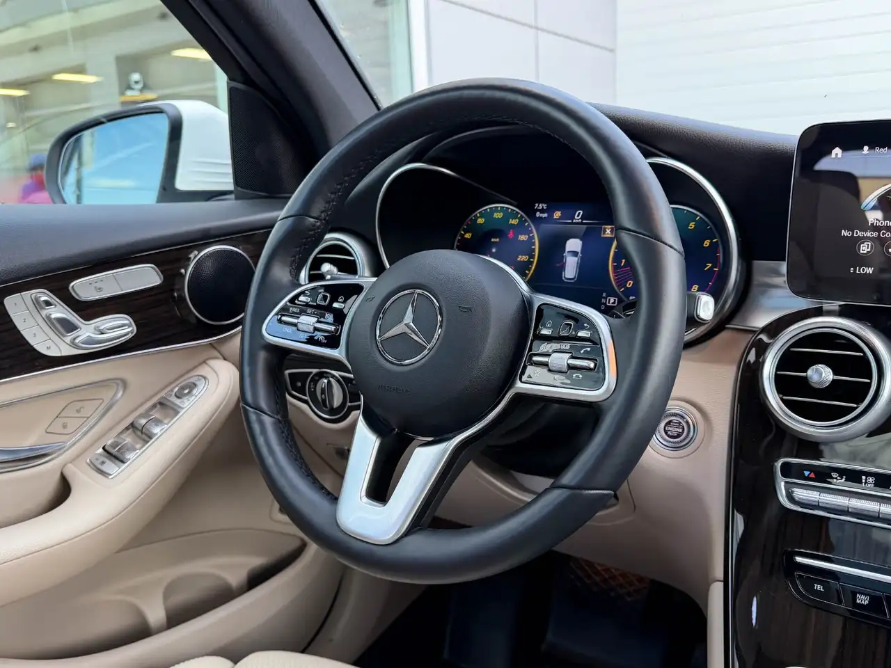 Mercedes-Benz GLC снимка Mercedes-Benz GLC