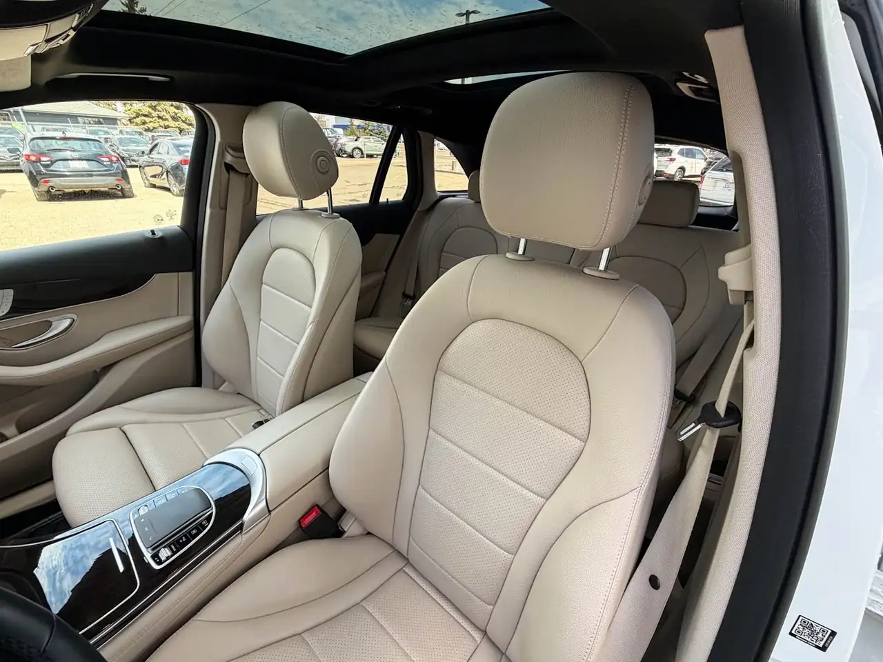 Mercedes-Benz GLC снимка Mercedes-Benz GLC