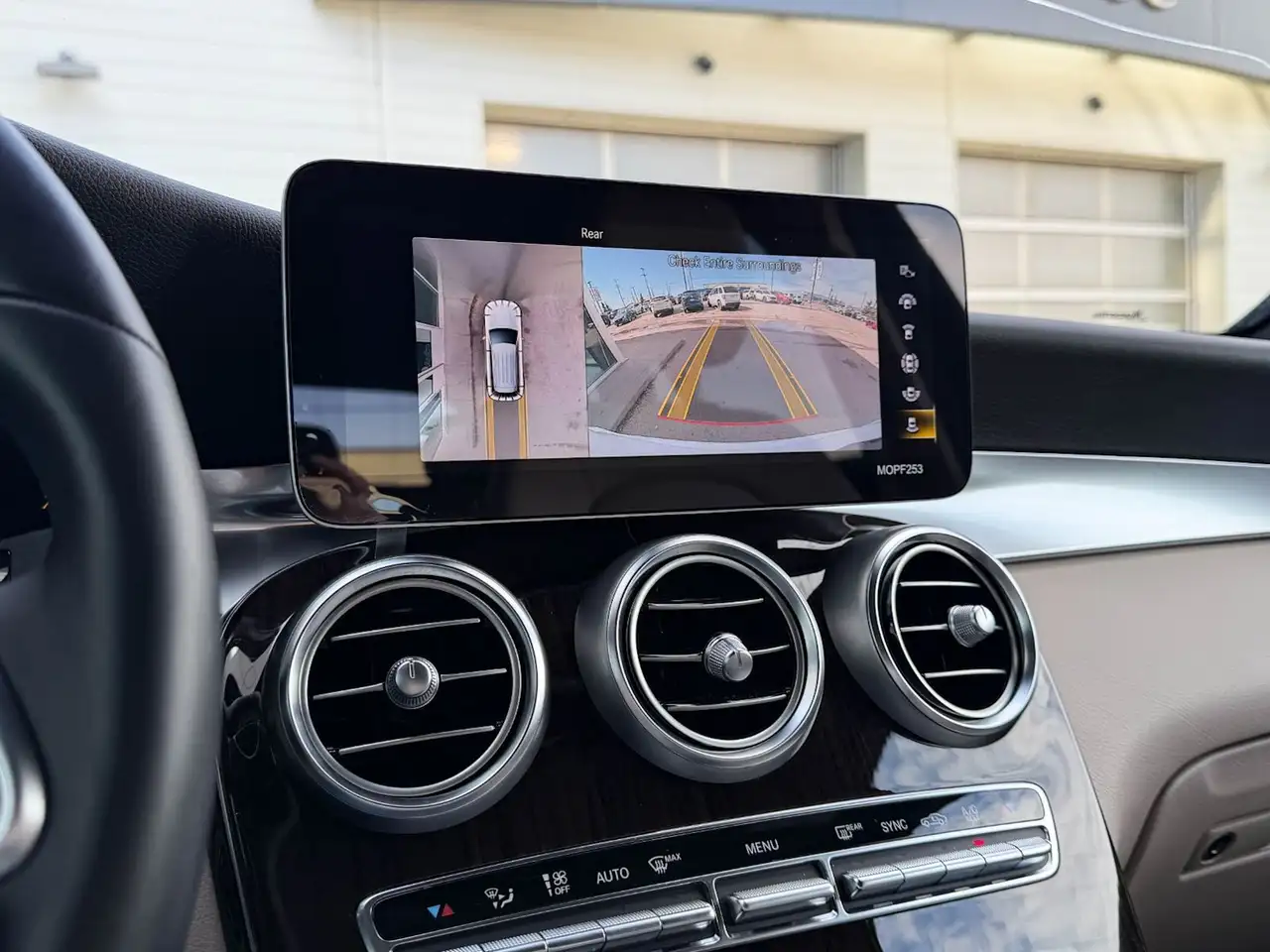 Mercedes-Benz GLC снимка Mercedes-Benz GLC