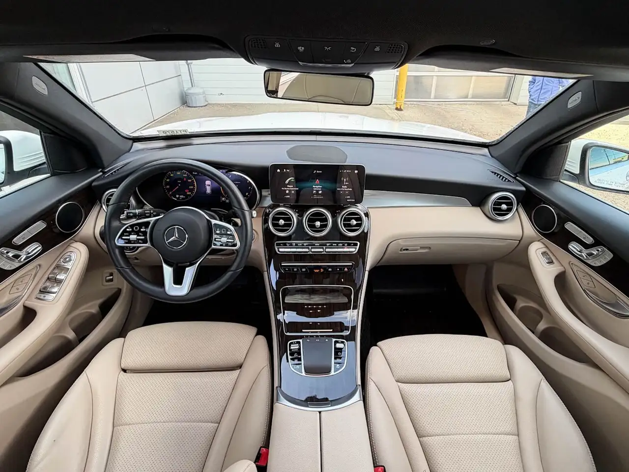 Mercedes-Benz GLC снимка Mercedes-Benz GLC