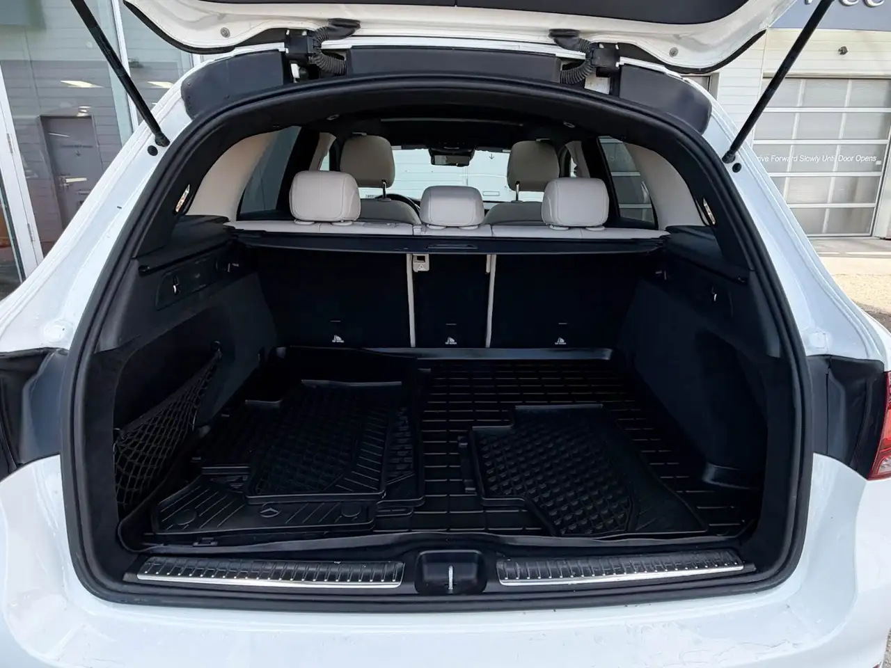 Mercedes-Benz GLC снимка Mercedes-Benz GLC