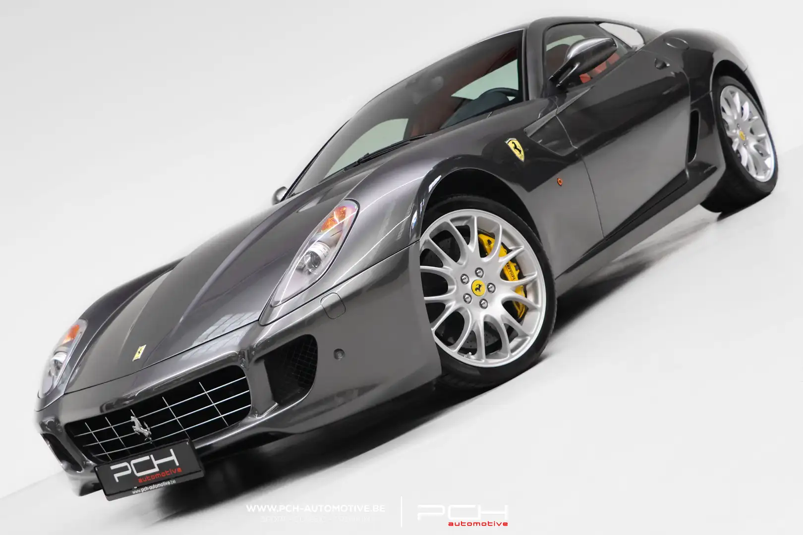 Ferrari 599 GTB Fiorano 6.0i V12 620cv F1 Grau - 1