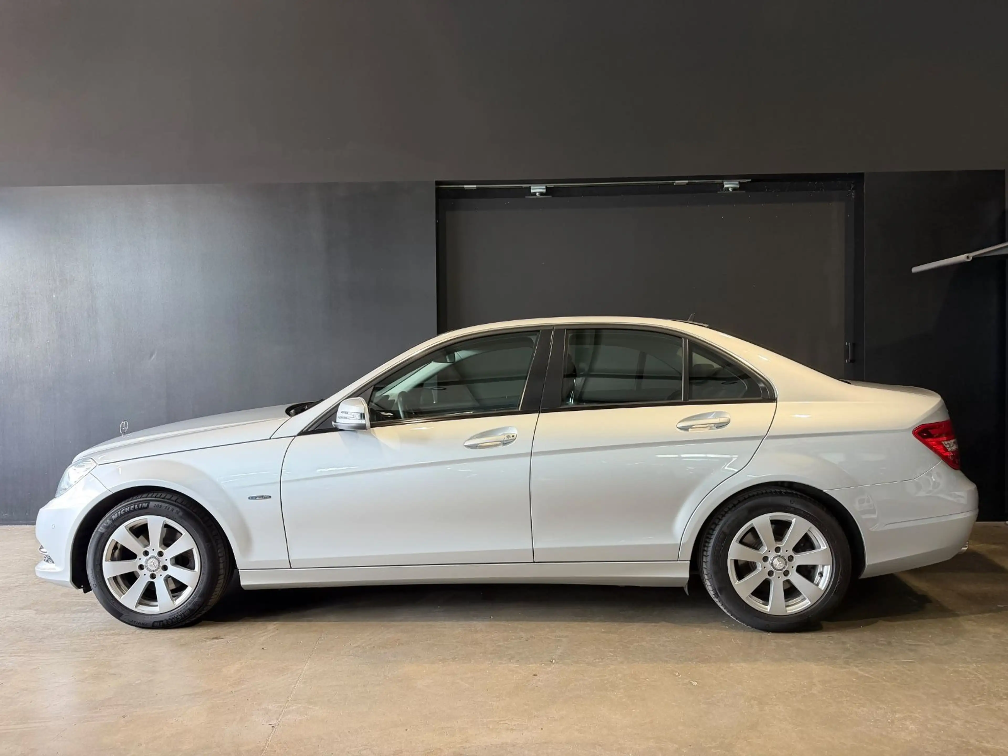 Mercedes-Benz C 220 C220 Lim. 2.HAND/NAVI/KLIMA/MFL — photo 2