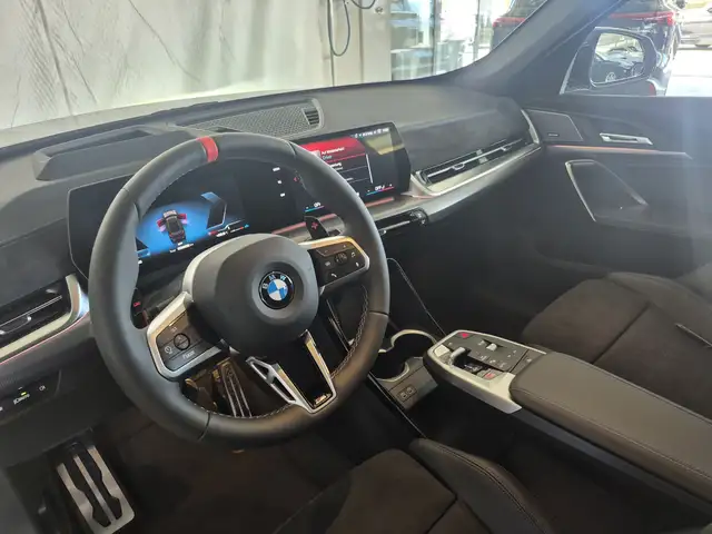 BMW X1 M35i xDrive M Sportpaket / AHK Ansicht 22