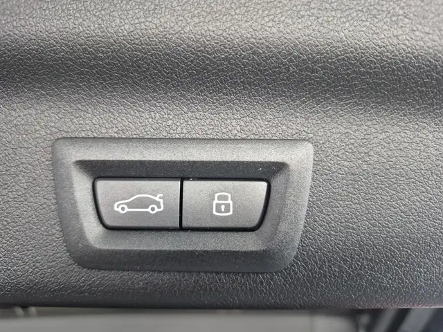 BMW X1 M35i xDrive M Sportpaket / AHK Ansicht 8