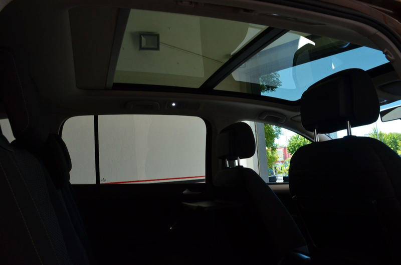 Volkswagen Touran 1.4 Comfort Automatik |Glasdach |7-Sitzer — photo 11