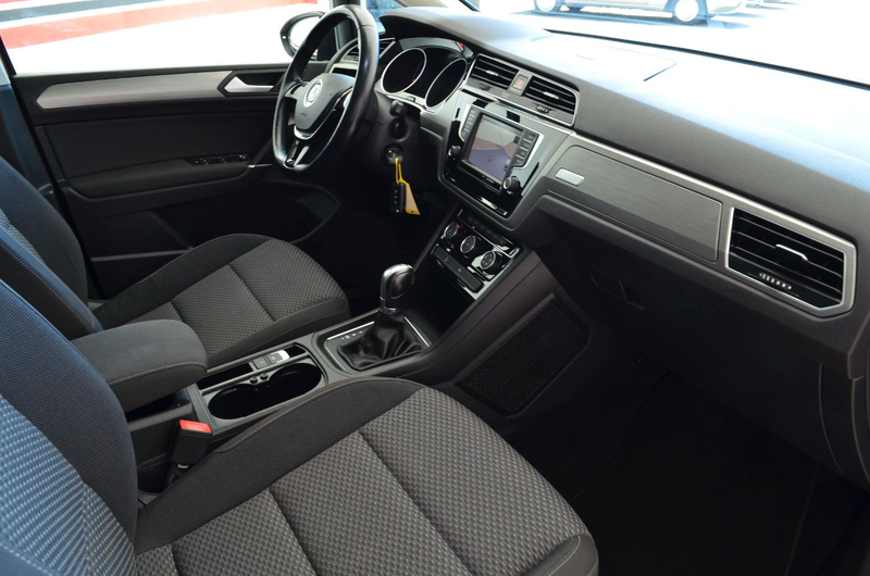 Volkswagen Touran 1.4 Comfort Automatik |Glasdach |7-Sitzer — photo 12