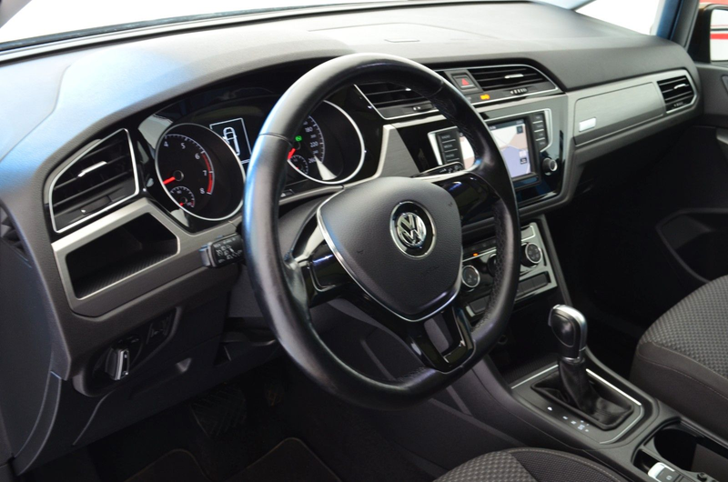 Volkswagen Touran 1.4 Comfort Automatik |Glasdach |7-Sitzer — photo 2