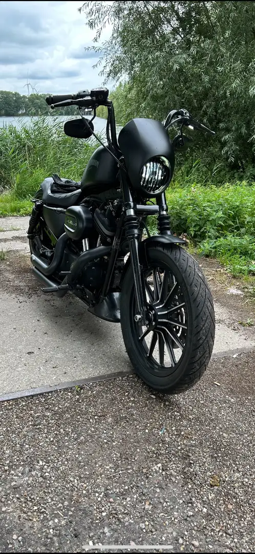 Harley-Davidson Sportster 883 costum Zwart - 1