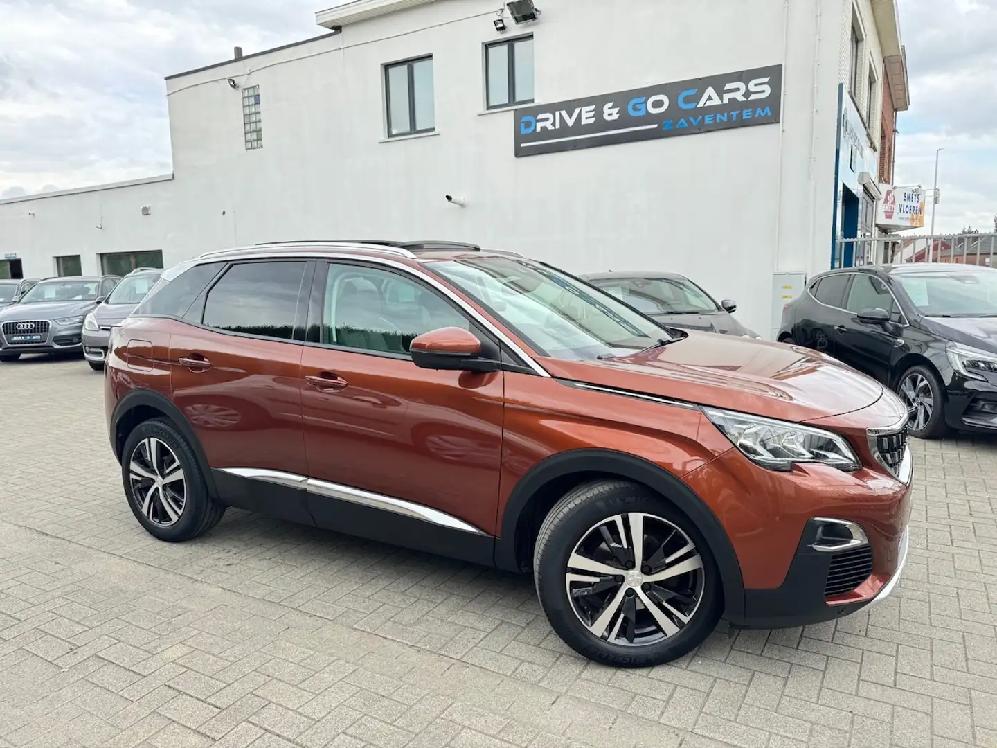 Peugeot 3008 Allure 1.2i Benzine ** 1 JAAR GARANTIE ** !! Brun - 1