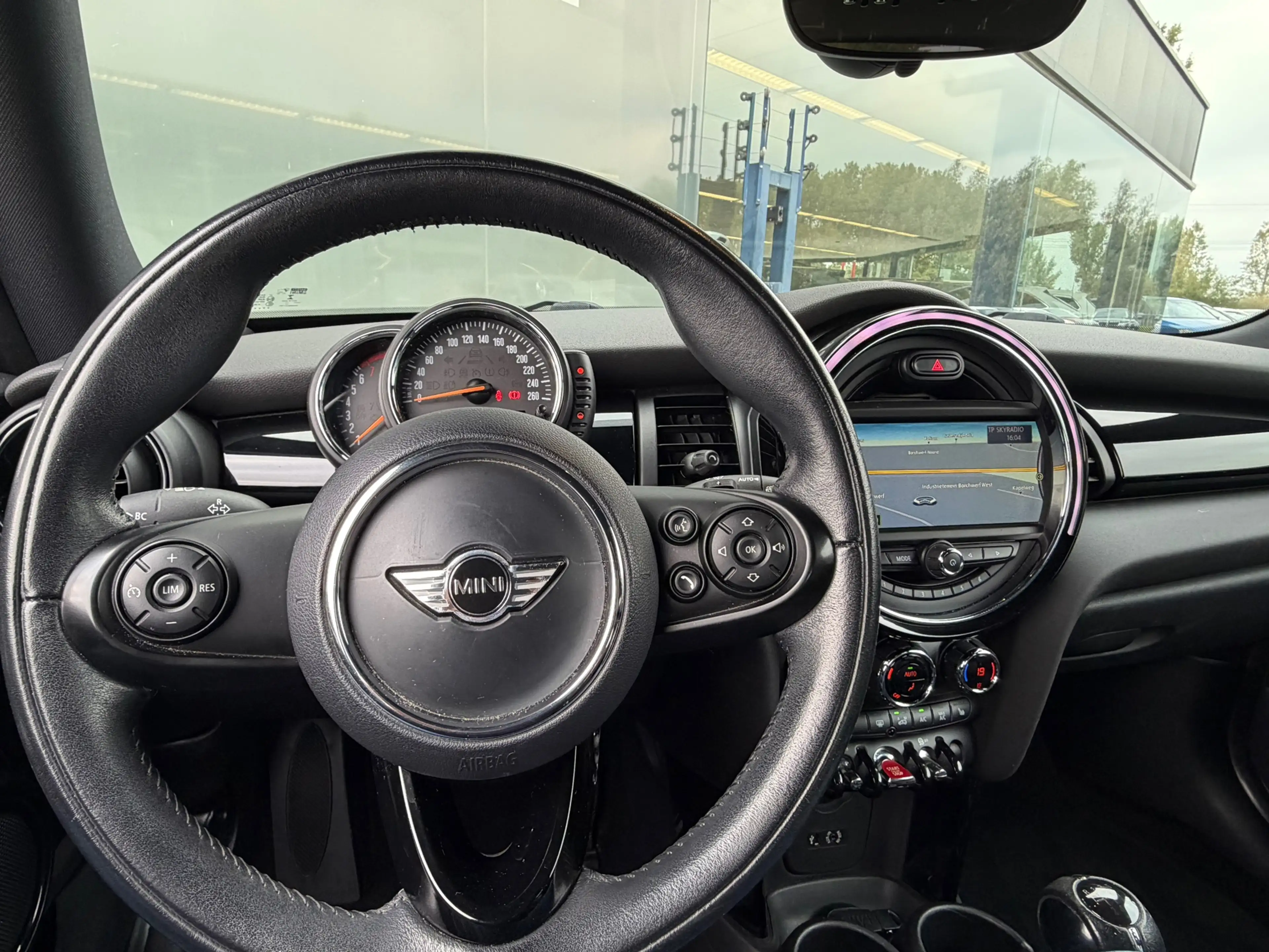 MINI Cooper 3-Deurs 1.5 NAVI/LED/PDC/ — photo 12