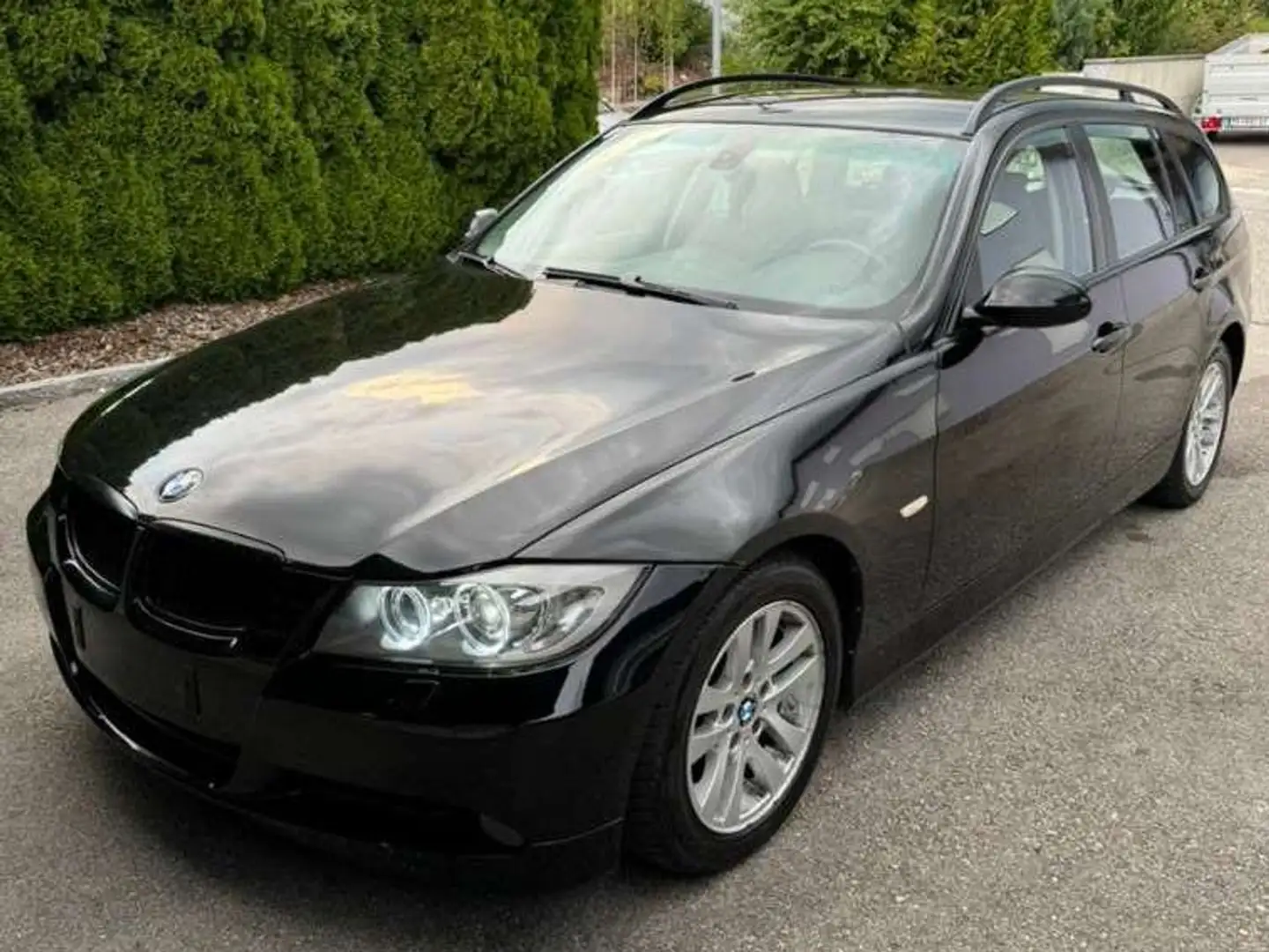 BMW 318 318d Touring Schwarz - 2