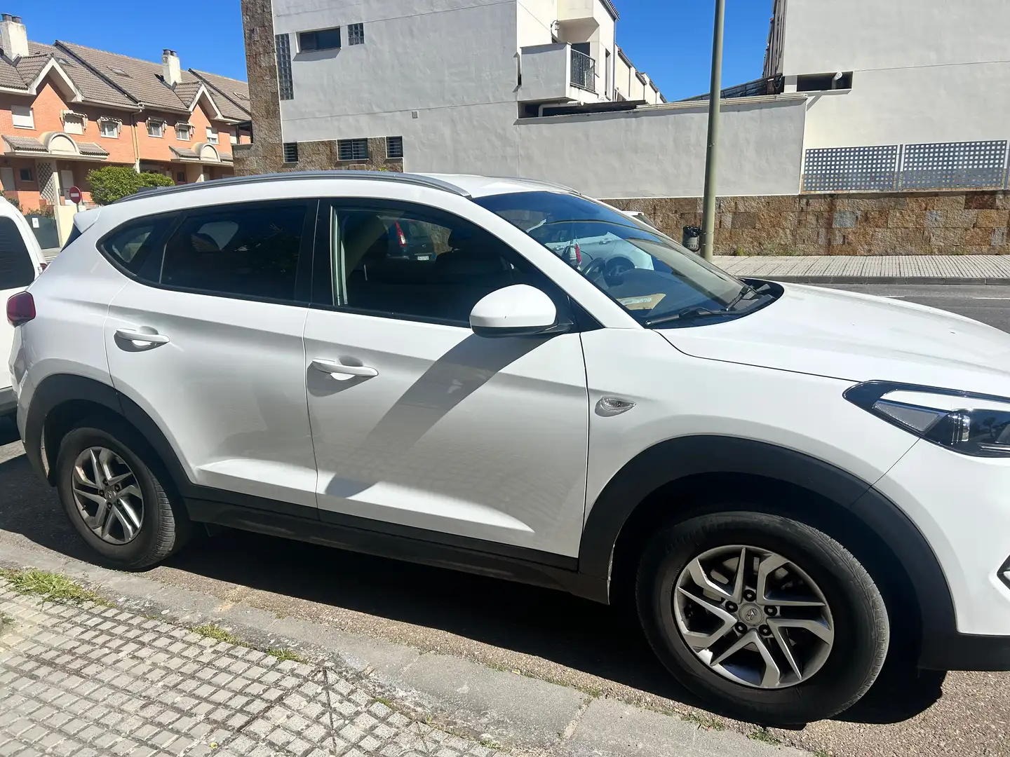 Hyundai TUCSON Tucson 1.6 GDI BD Essence 4x2 131 Essence Blanco - 2
