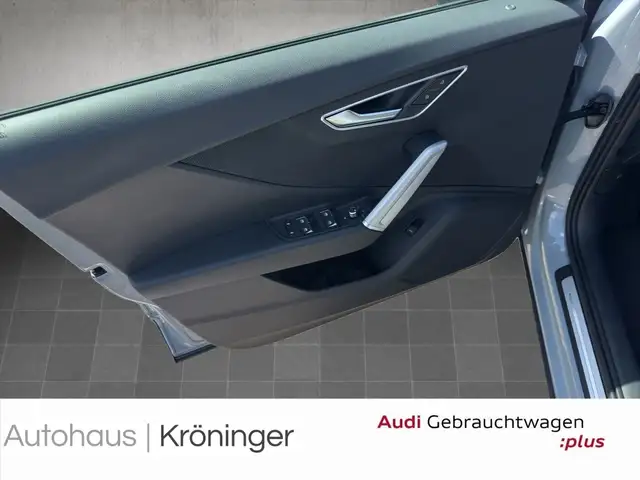 Audi Q2 view 8