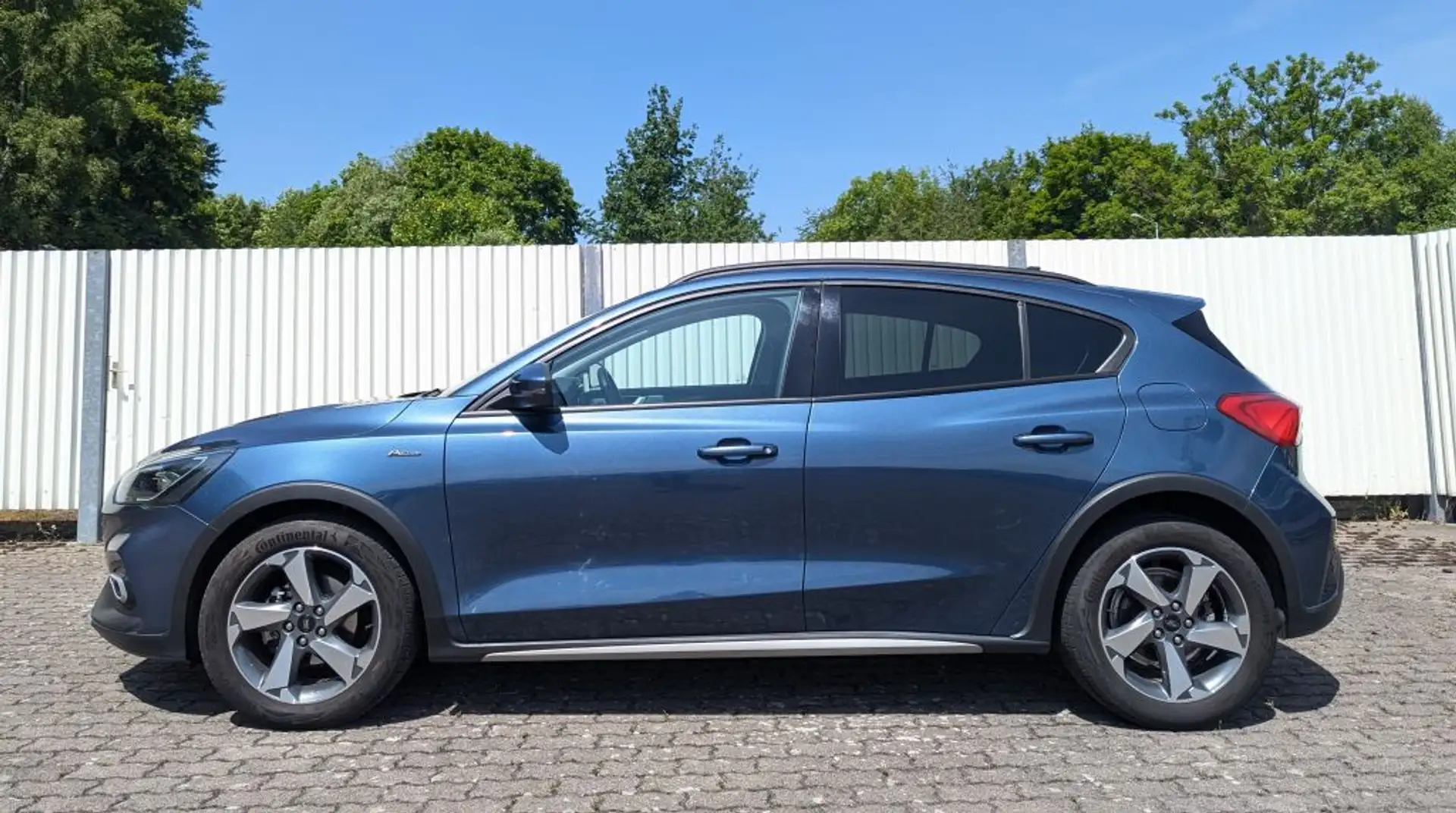 Ford Focus 1.5 EcoBoost Aut. ACTIVE LED+BLIS+AHK+RFK+SHZ+Navi Azul - 2