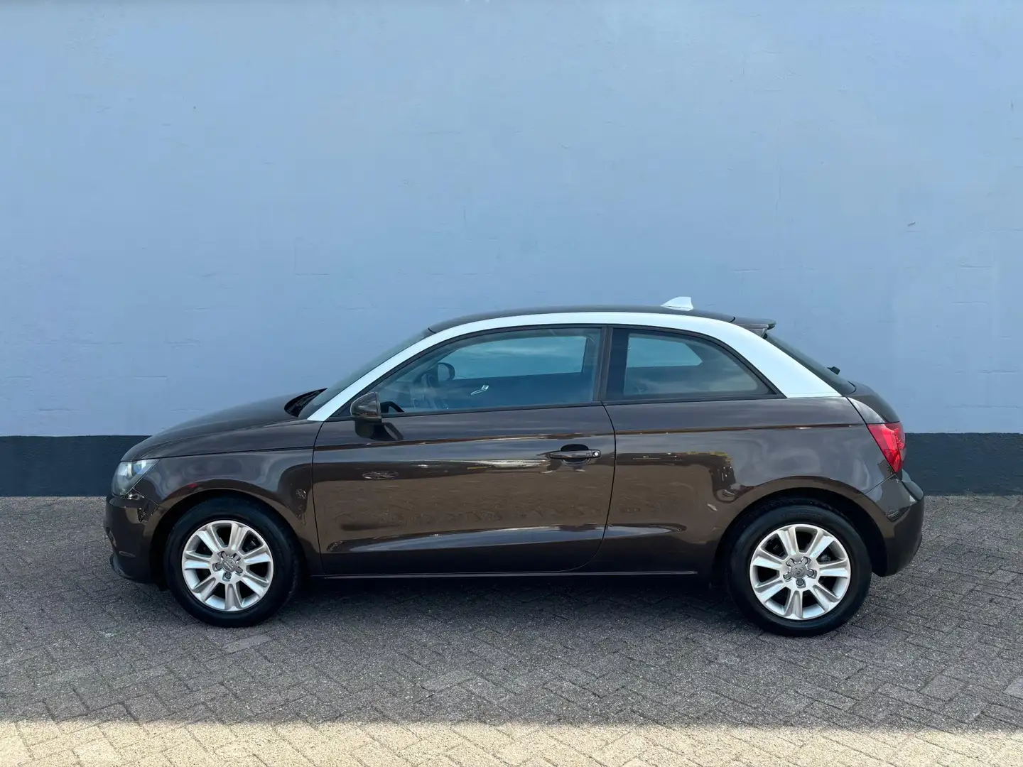 Audi A1 1.2 TFSI Attraction Pro Line Braun - 2