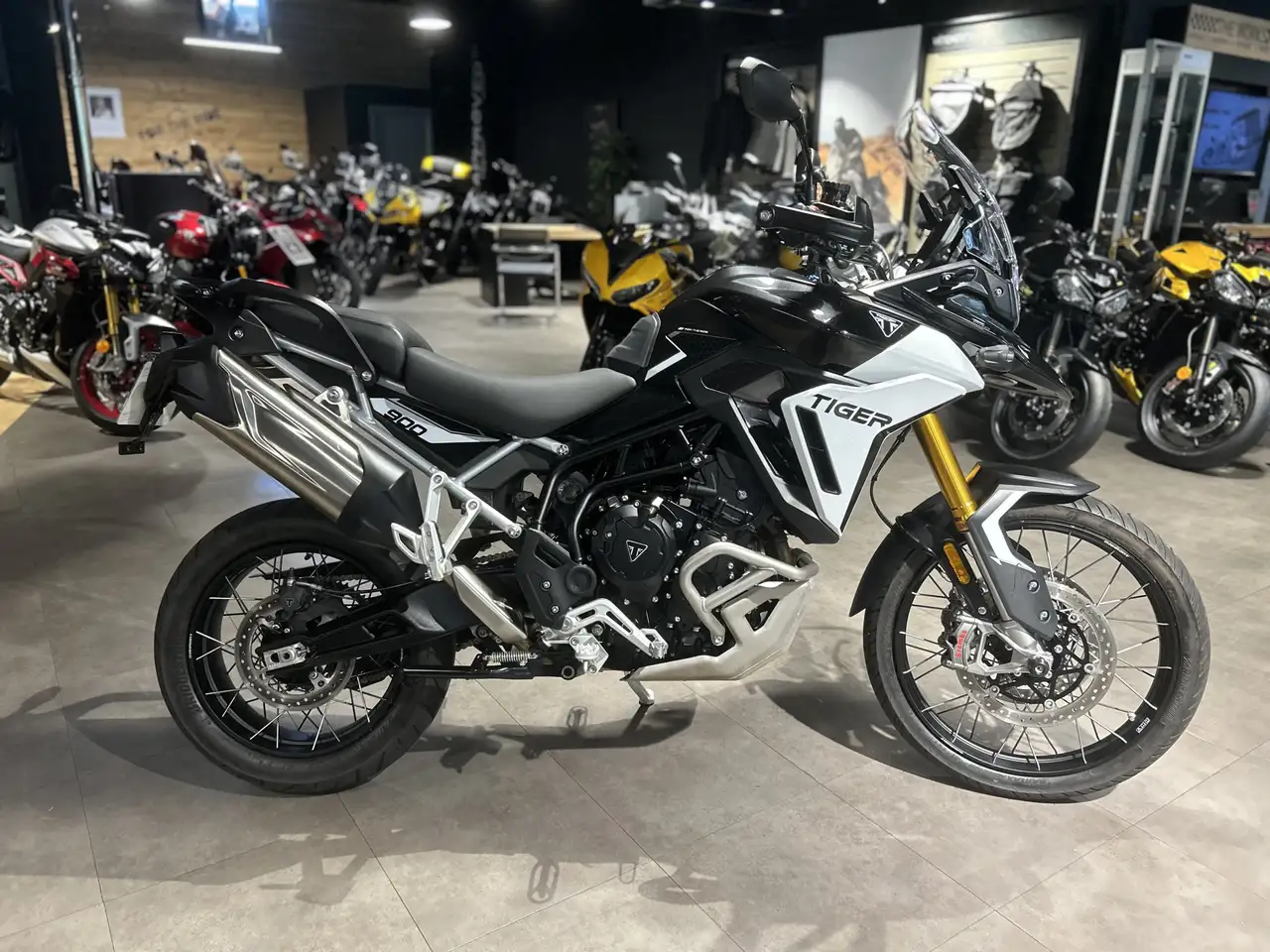 Triumph Tiger 900