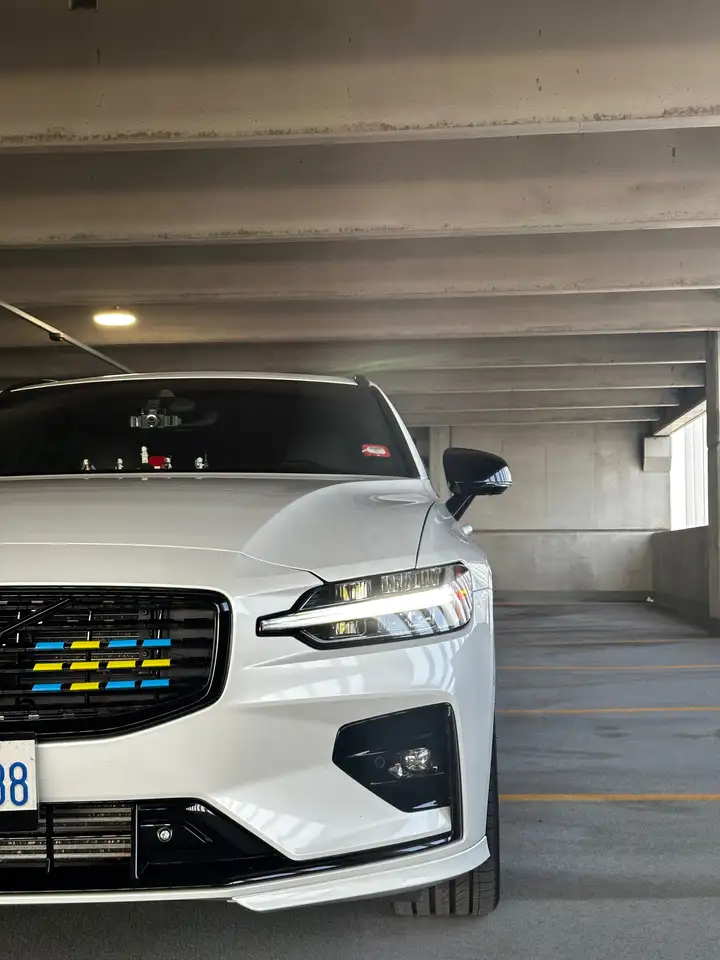 Volvo V60 снимка Volvo V60