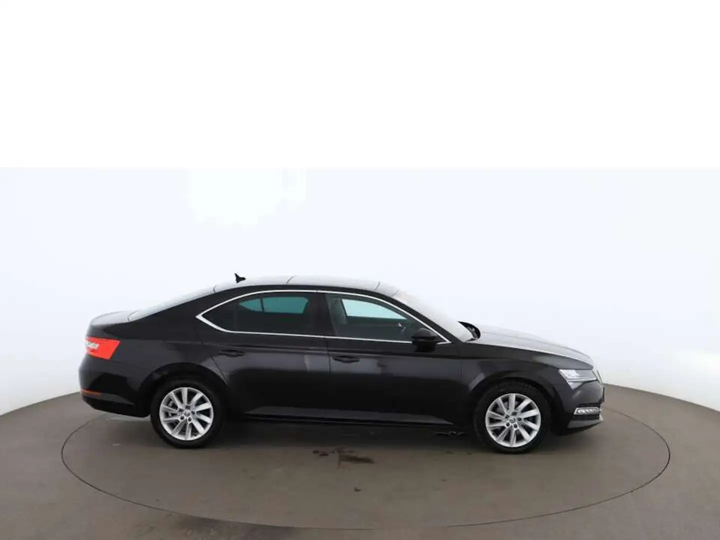 Skoda Superb 1.6 TDI Style Aut LED SKY RADAR NAV LEDER Schwarz - 2