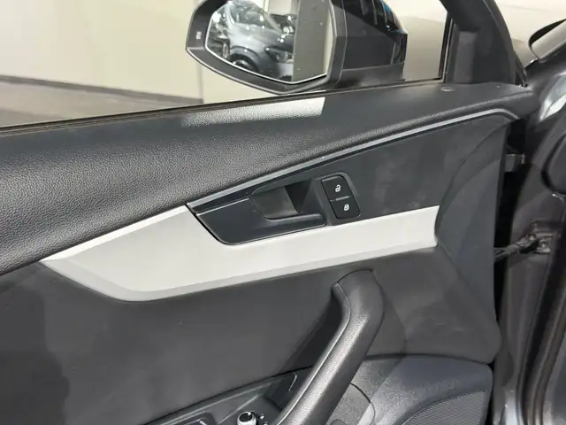 Audi A4 Avant view 22