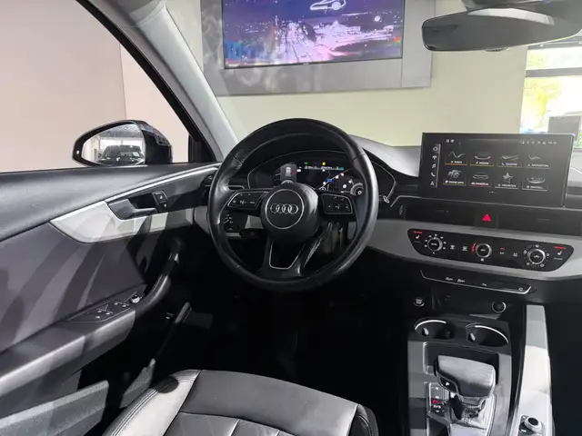 Audi A4 Avant view 15