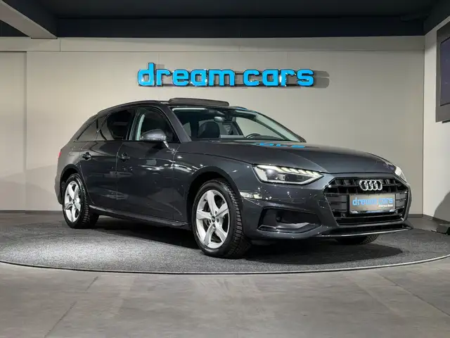 Audi A4 Avant view 2