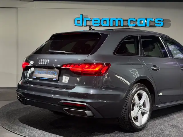 Audi A4 Avant view 7
