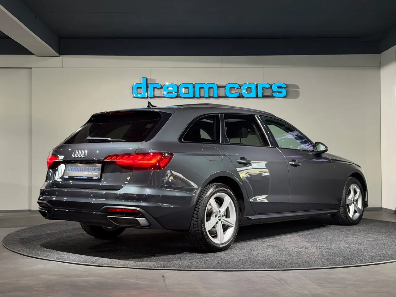 Audi A4 Avant 30 TDI S-tronic / PANO / LEDER / LED Bild 12