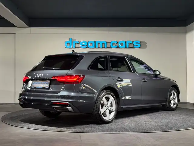 Audi A4 Avant view 12