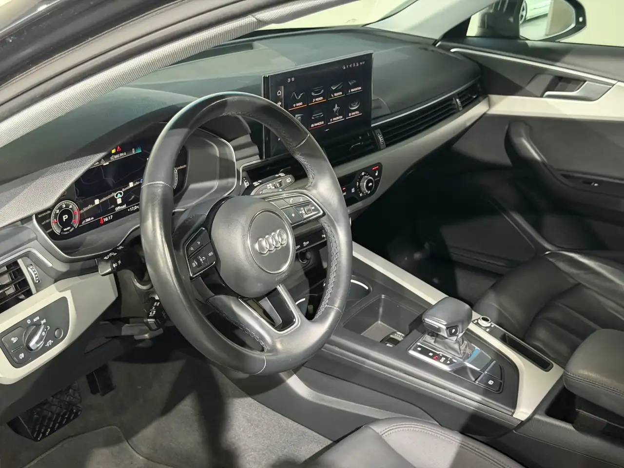 Audi A4 Avant 30 TDI S-tronic / PANO / LEDER / LED Bild 21