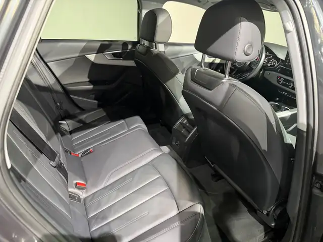 Audi A4 Avant view 26