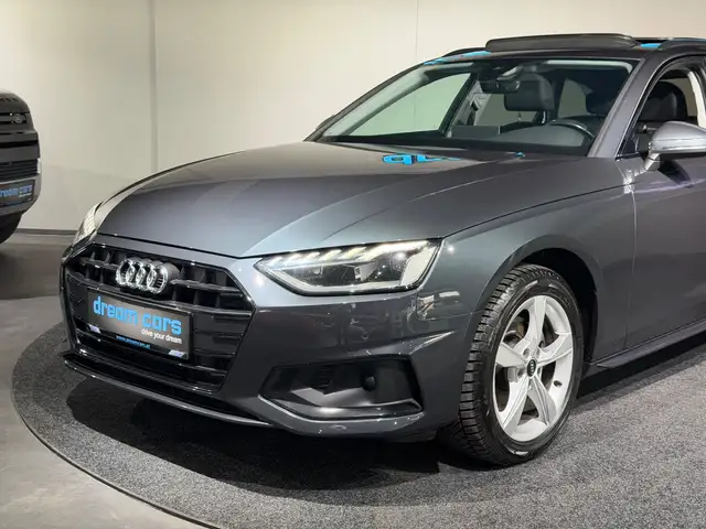 Audi A4 Avant view 11