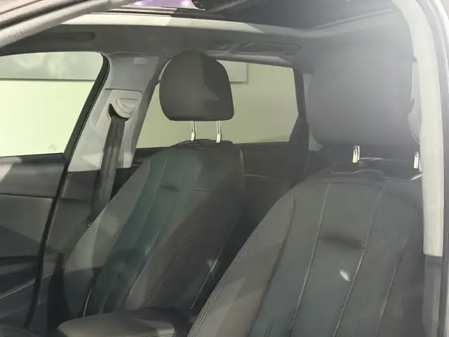 Audi A4 Avant view 24