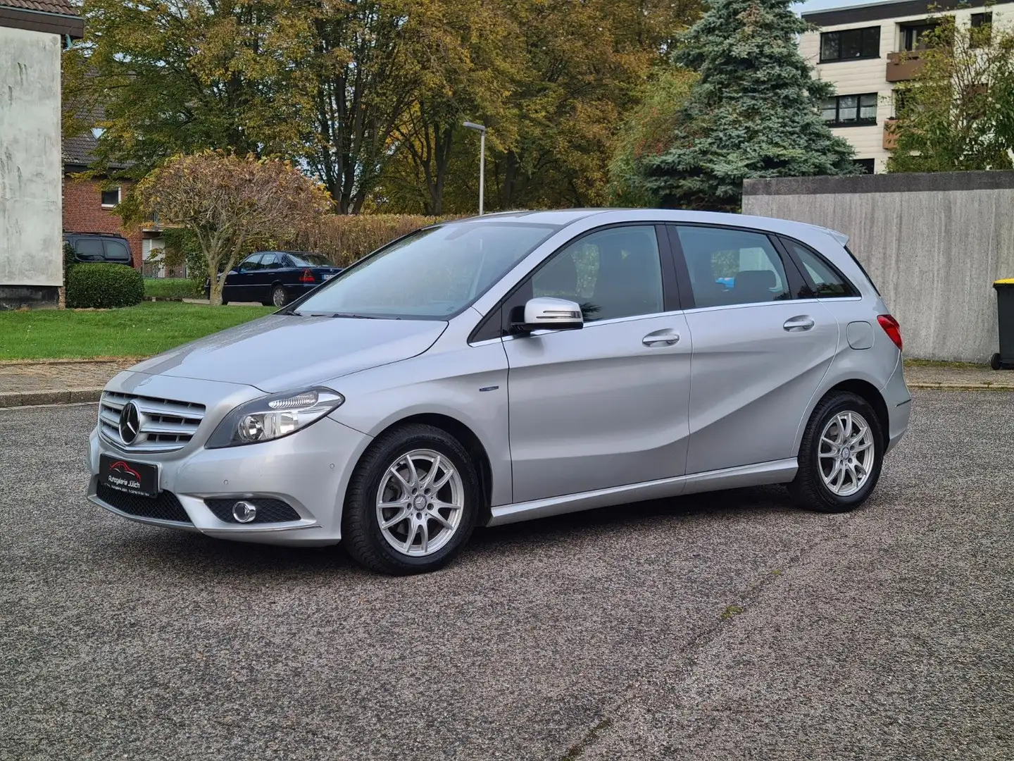 Mercedes-Benz B 180 B -Klasse B 180*Automatik*wenig km*Klima Silber - 1