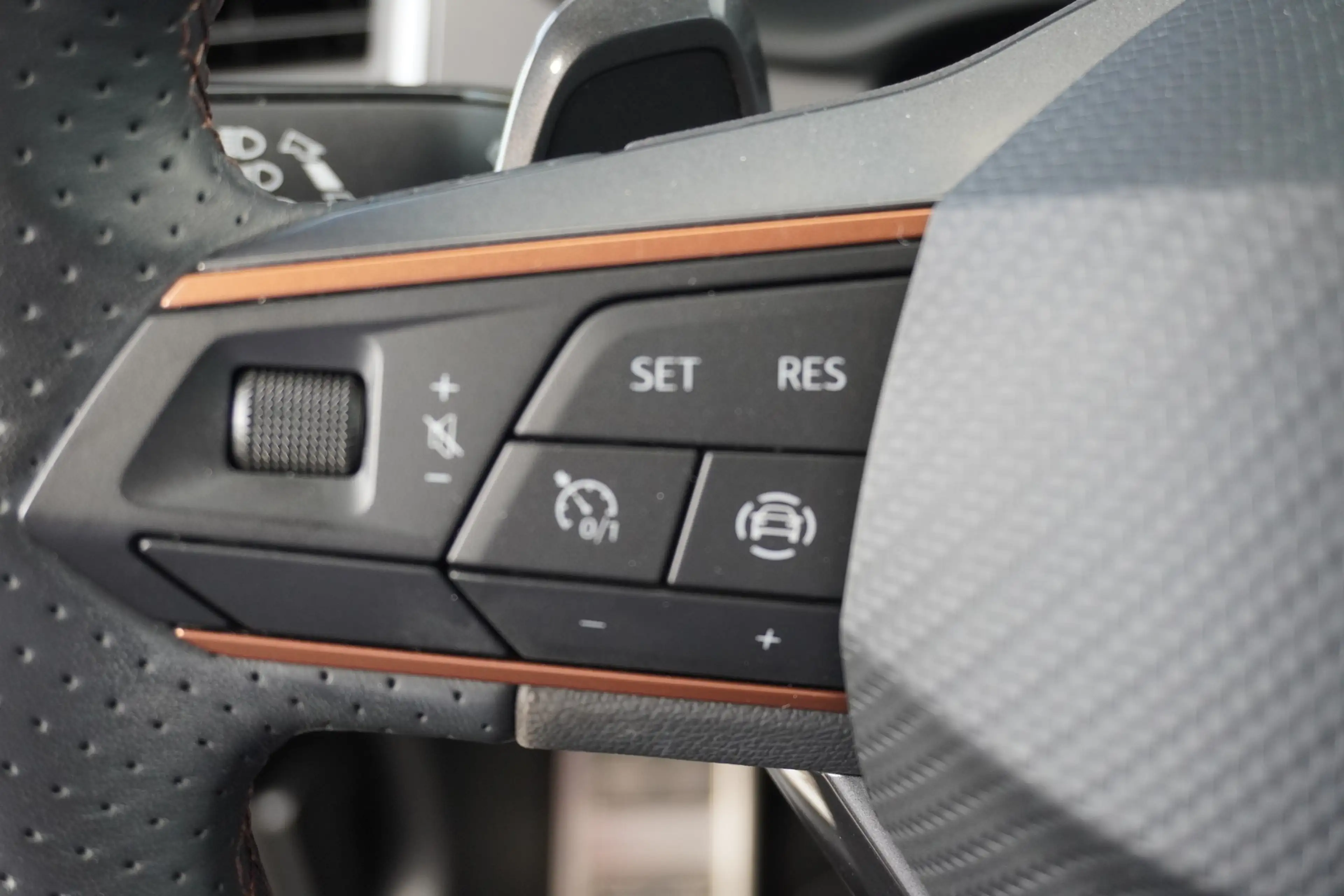 CUPRA Ateca 1.5 TSI DSG Kamera Sitzheizung DAB LED — photo 14