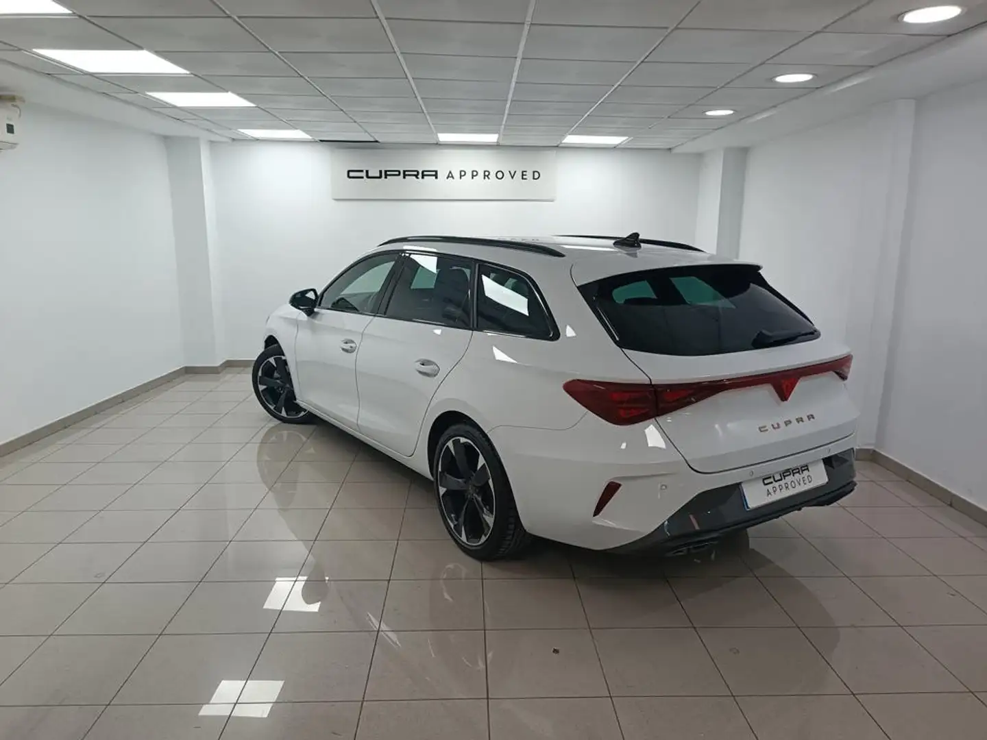CUPRA Leon Sportstourer 1.5 TSI 110 Weiß - 2