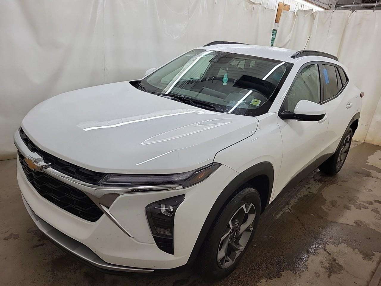 2026 Chevrolet Trax LT HEATED SEATS | KEYLESS ENTRY | REMOTE START | ALLOY WHEELS | CRUISE CONTROL