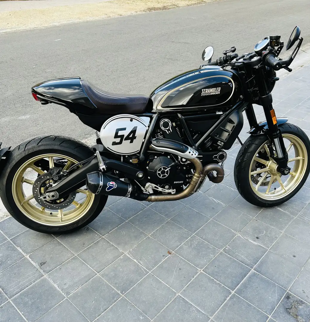 Ducati Scrambler Ducati Scrambler Cafe Racer 800 2250km Černá - 1