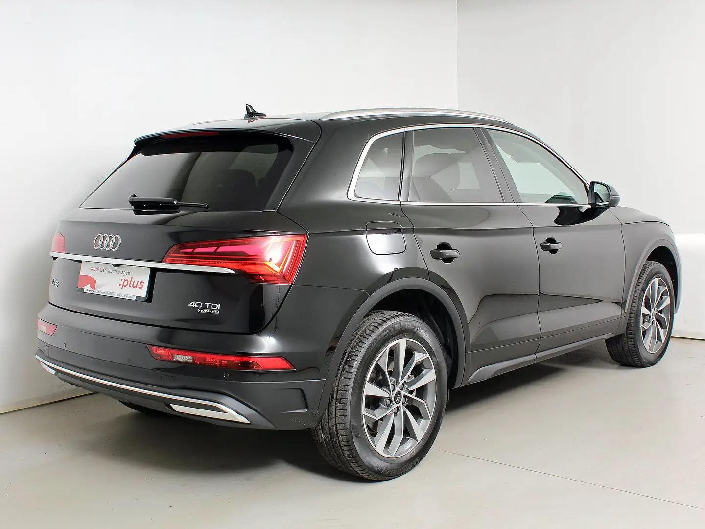 Audi Q5 40 TDI quattro intense Schwarz - 2