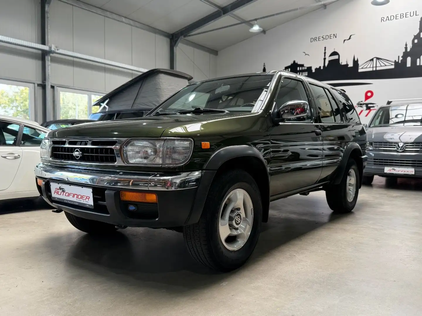 Nissan Pathfinder 3.3 V6 Aut. 4x4 Klima,Leder,rostfrei Grün - 1