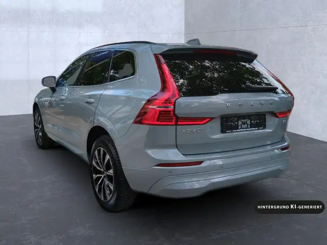 Volvo XC60 view 5