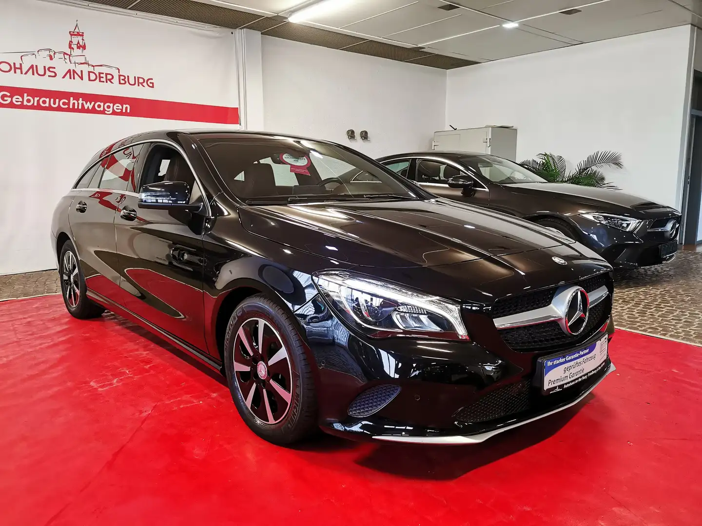 Mercedes-Benz CLA 180 CLA 180 d Shooting Brake *1.Hd+SH+LED+Navi Schwarz - 1