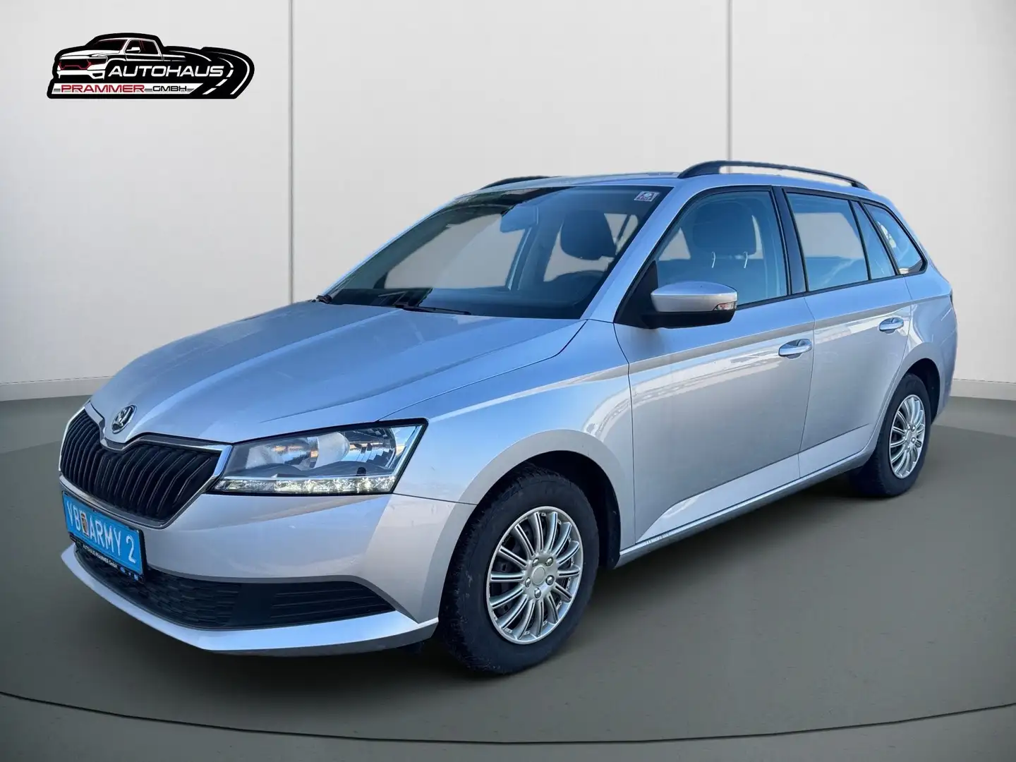 Skoda Fabia 1.0 MPI Active Silber - 1