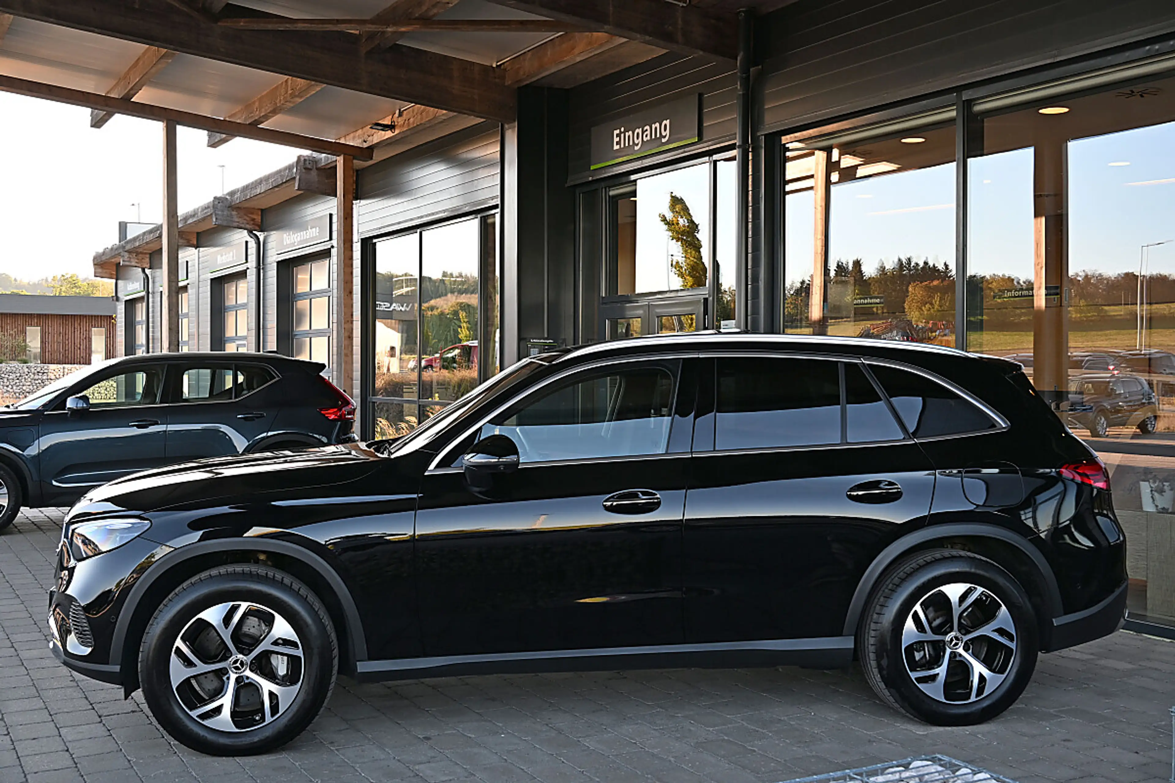 Mercedes-Benz GLC 400 e PHEV EQ Tech 4MATIC Aut. NP €92k ACC, AIRMATI... — photo 2