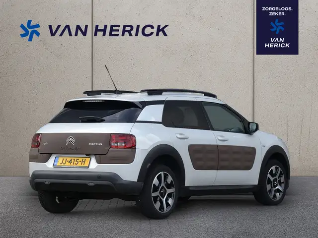 Citroen C4 Cactus view 4