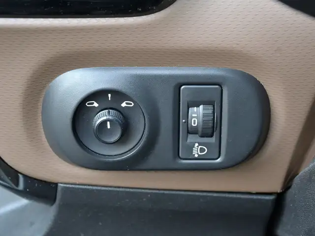Citroen C4 Cactus view 19